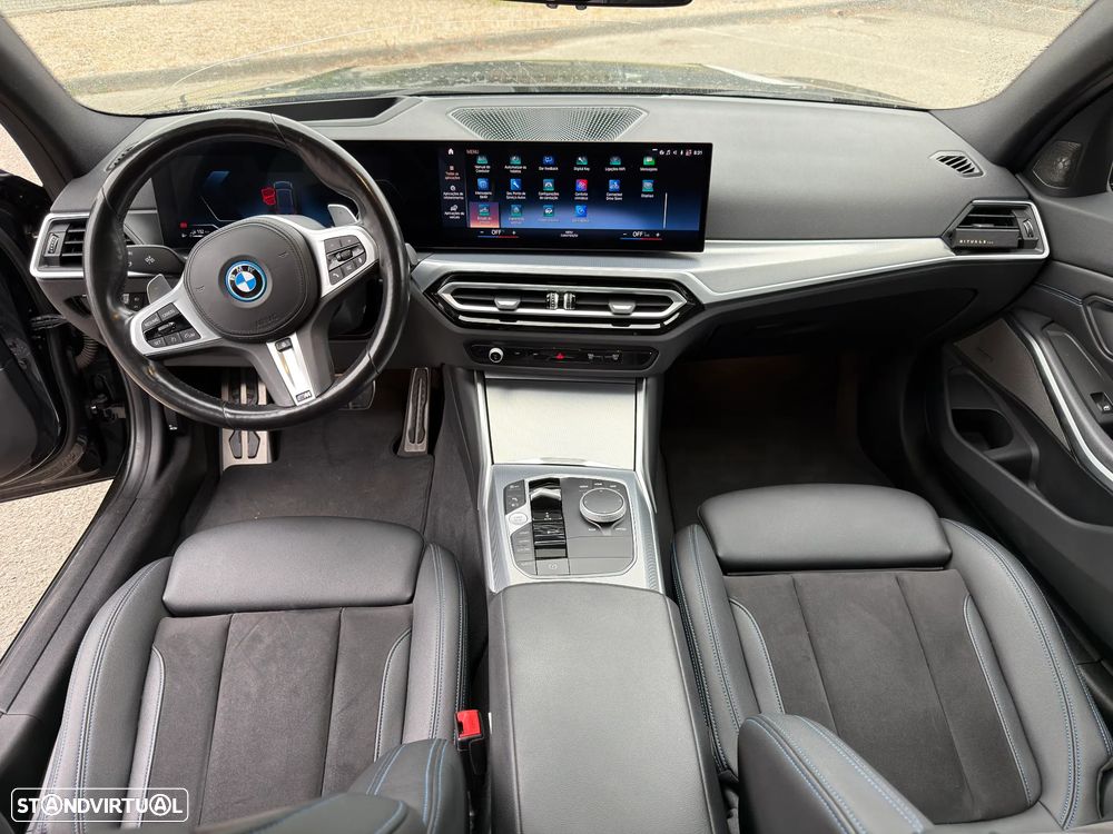 BMW 330 e Pack 50 anos M Auto - 18