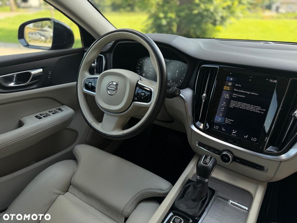 Volvo V60 Cross Country D4 AWD Geartronic - 23