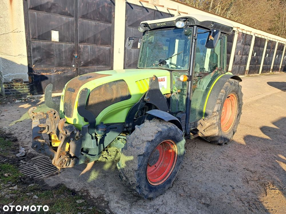 Claas Nexos 240F 4X4 - 1