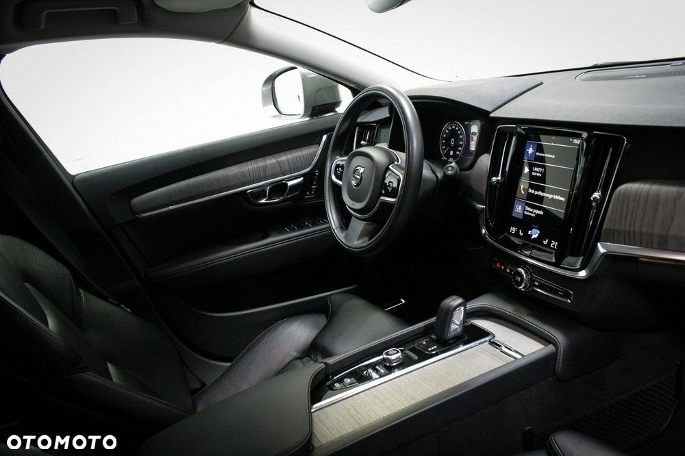 Volvo V90 Cross Country - 15