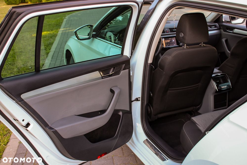 Skoda Superb 2.0 TDI DSG Style - 21