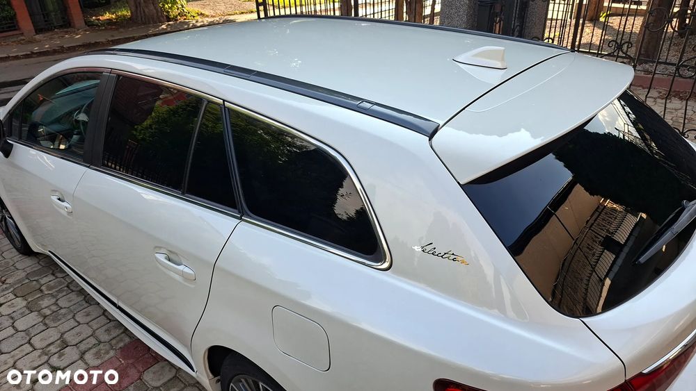 Toyota Avensis 1.8 Selection MS - 11