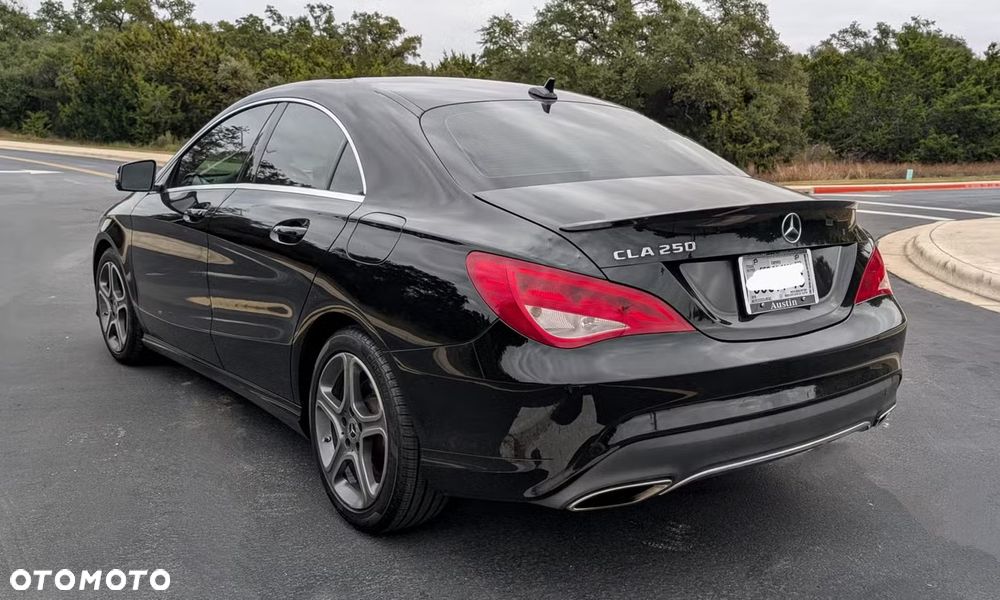 Mercedes-Benz CLA 250 4Matic 7G-DCT - 5