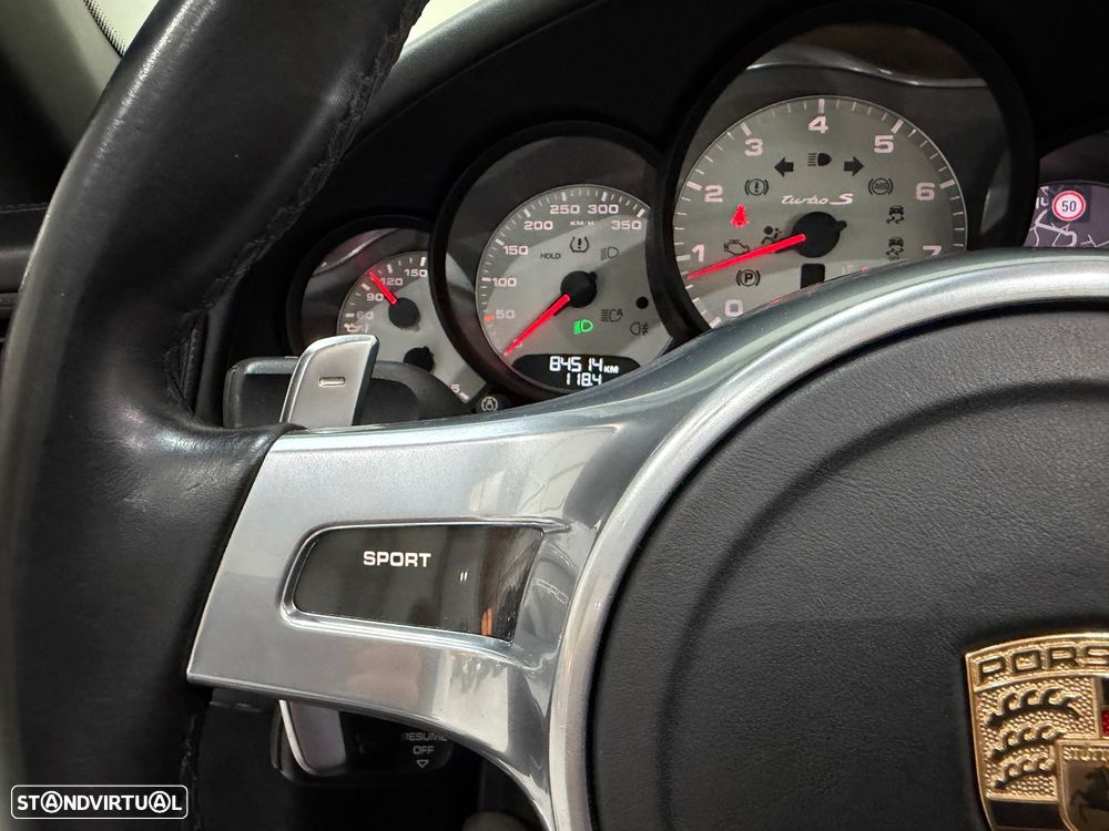 Porsche 911 (991) Turbo S Cabriolet - 40