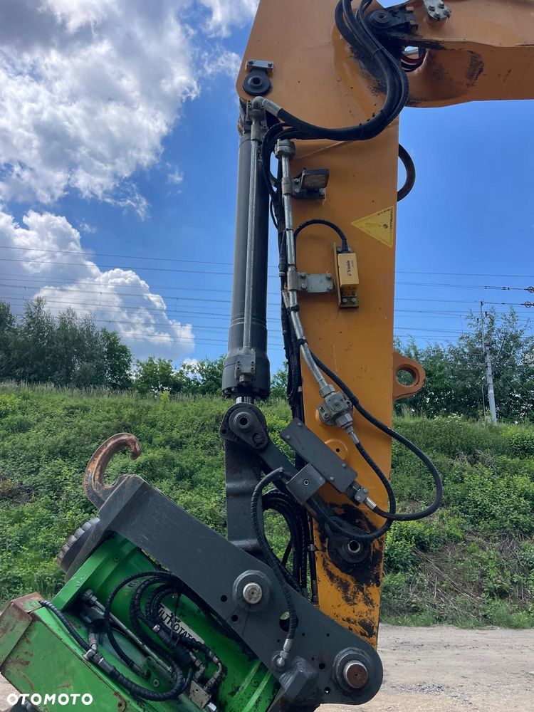 Liebherr R926 - 11