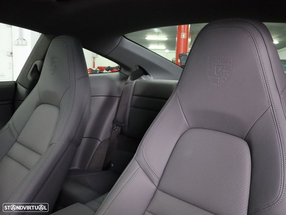 Porsche 911 (992) Carrera 4S PDK - 29