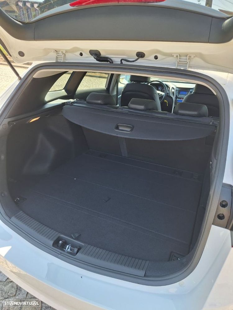 Hyundai i30 SW 1.6 CRDi Style J17 - 15