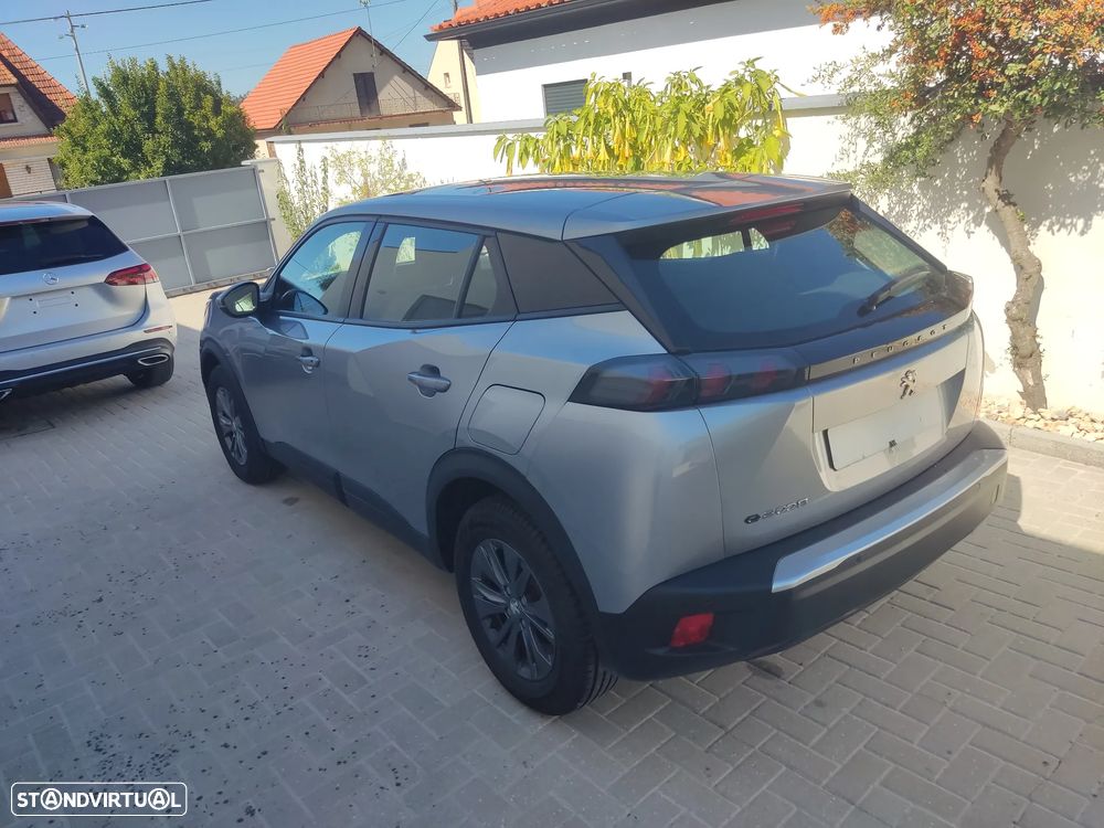 Peugeot e-2008 - 11