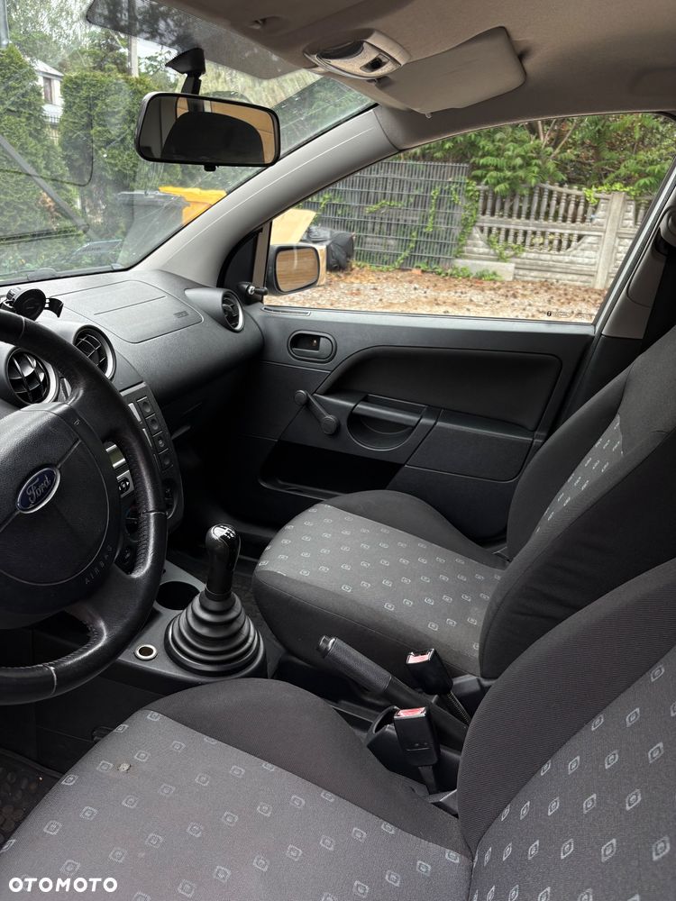 Ford Fiesta 1.3 Ambiente - 15