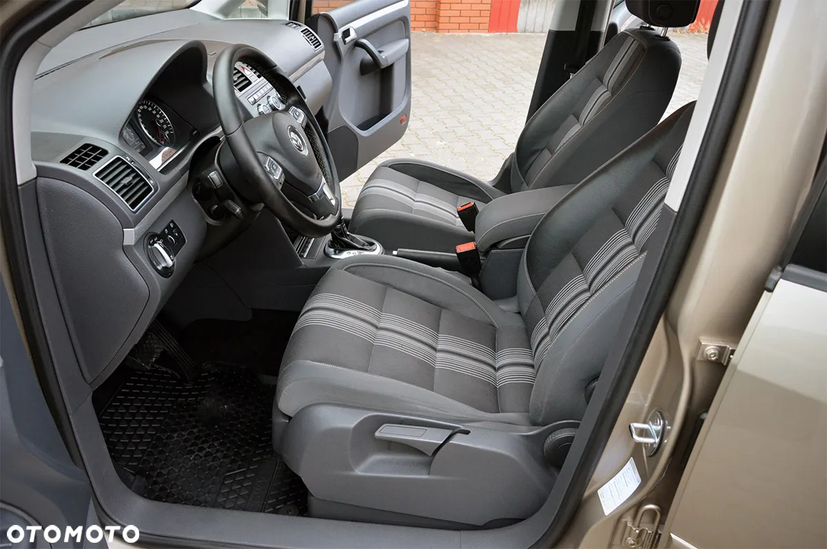 Volkswagen Touran 2.0 TDI DPF DSG MATCH - 10