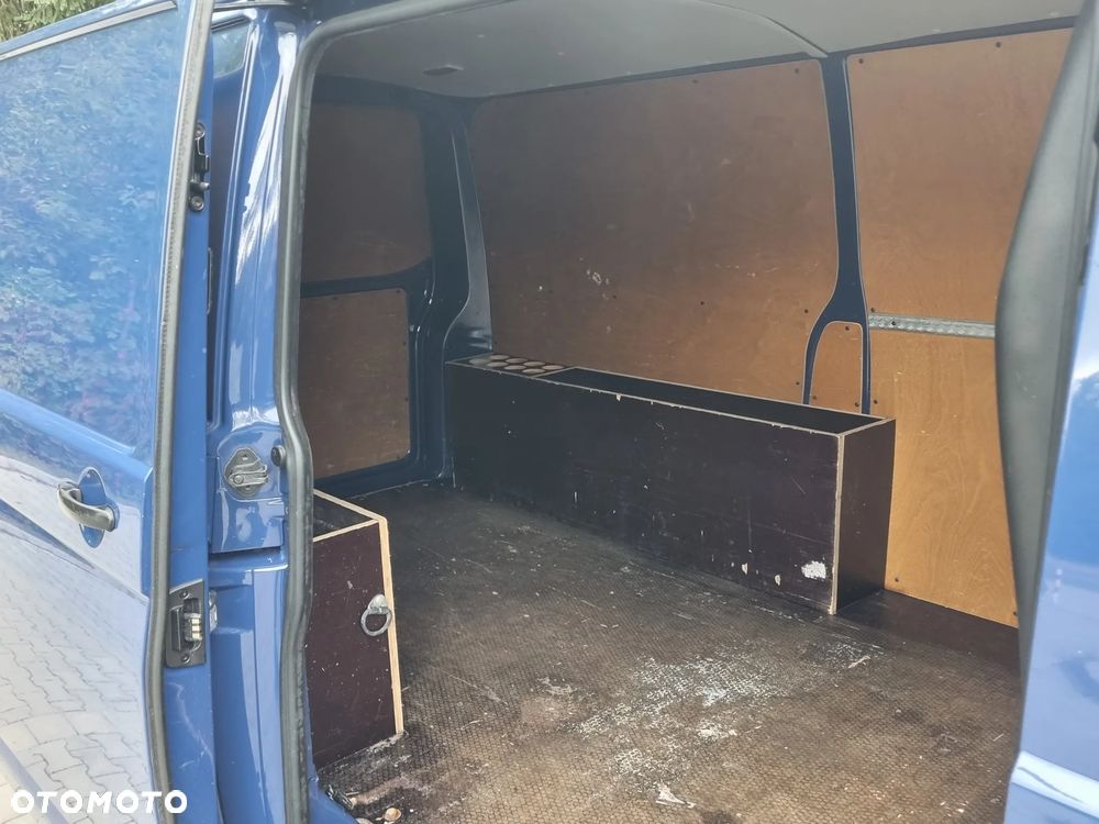 Volkswagen Transporter - 16