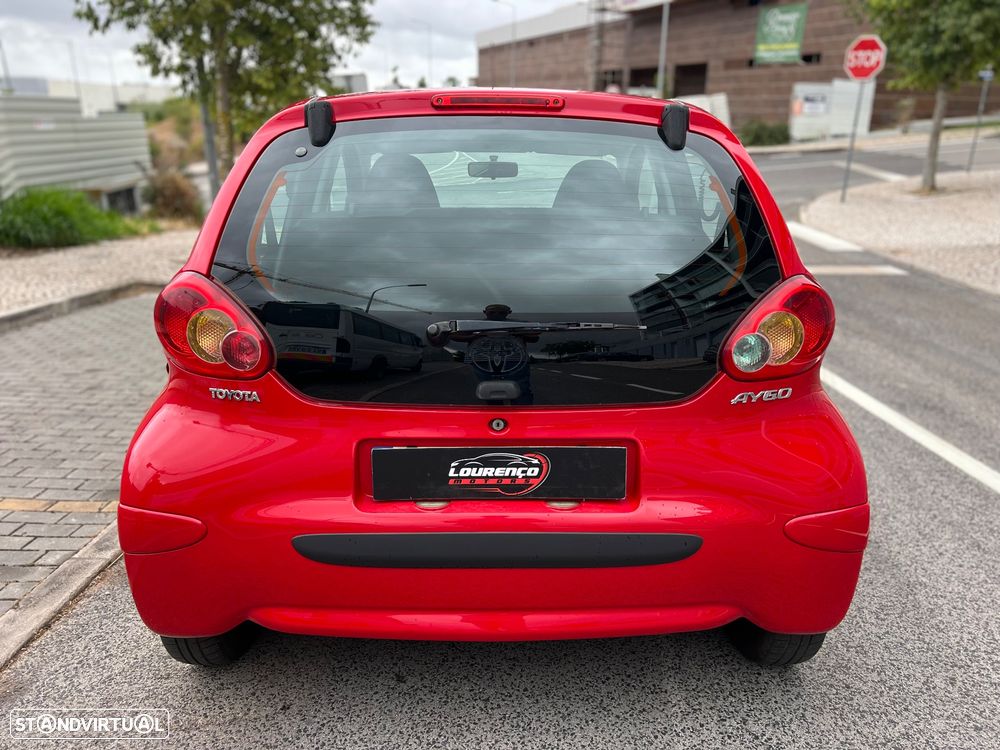 Toyota Aygo 1.0 + - 8