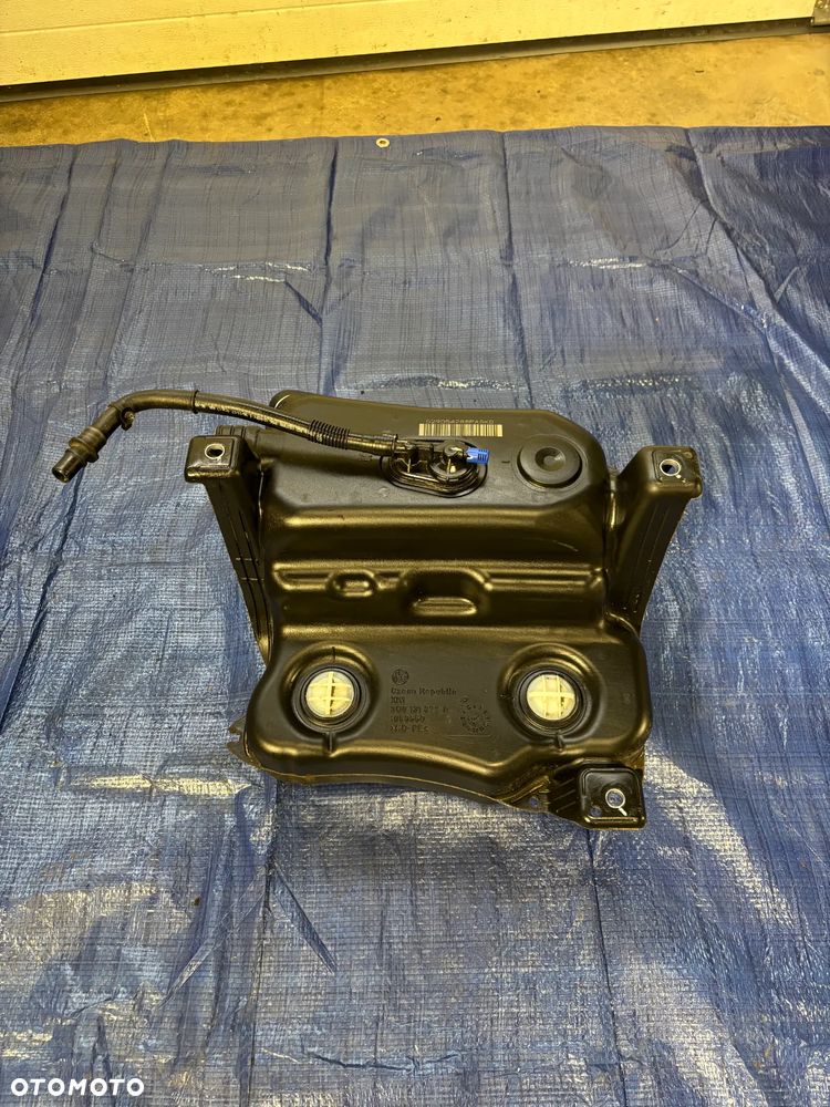 Skoda Superb III 2,0 TDI zbiornik pompa Adblue 3Q0131877D 5Q0131969F - 1