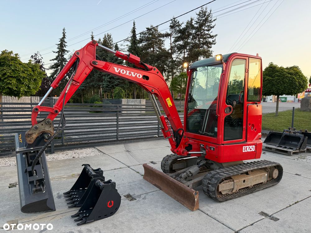 Volvo ECR25D - 1