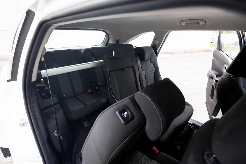 Kia Sorento 1.6 T-GDI HEV 6AT 4x4 7P Premium - 8