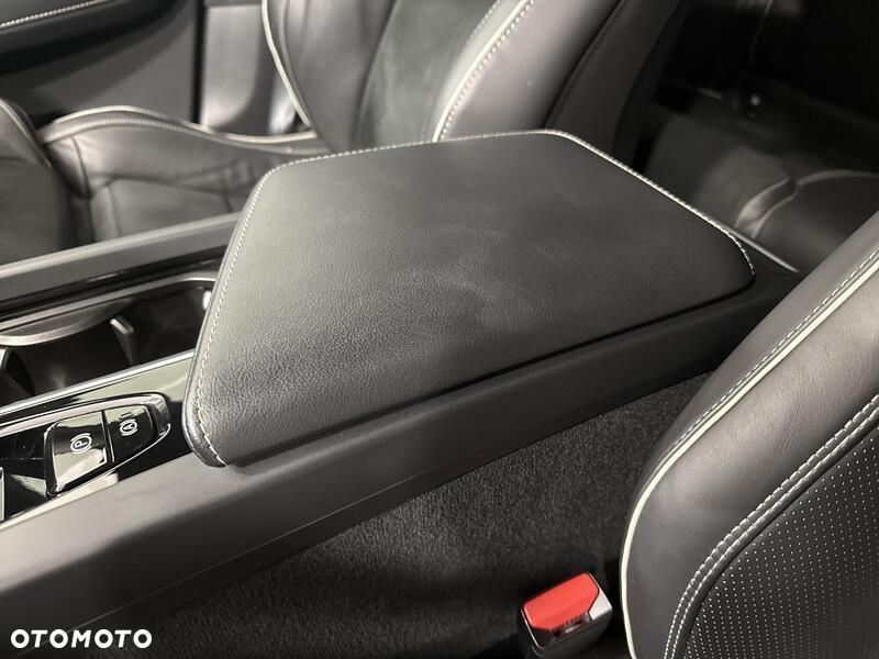 Volvo XC 60 D4 SCR AWD R-Design - 18