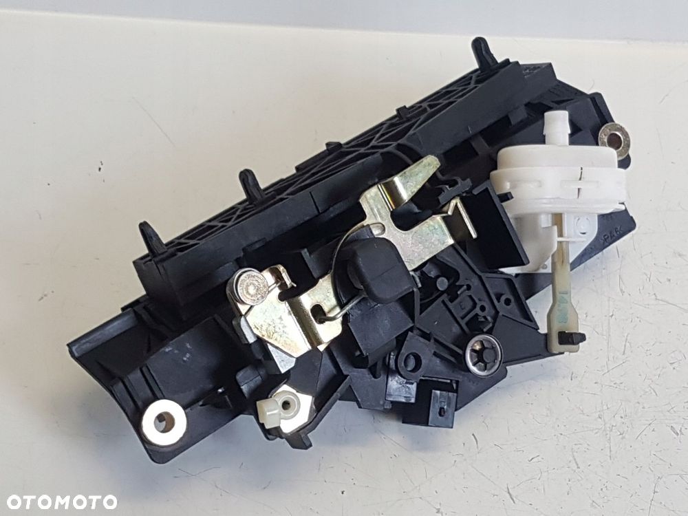 AUDI A3 1.6 96-00 KLAMKA KLAPY TYŁ TYLNEJ - 10