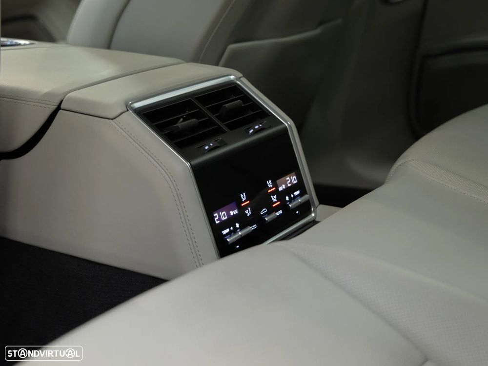 Porsche Panamera 4 Platinum Edition - 11