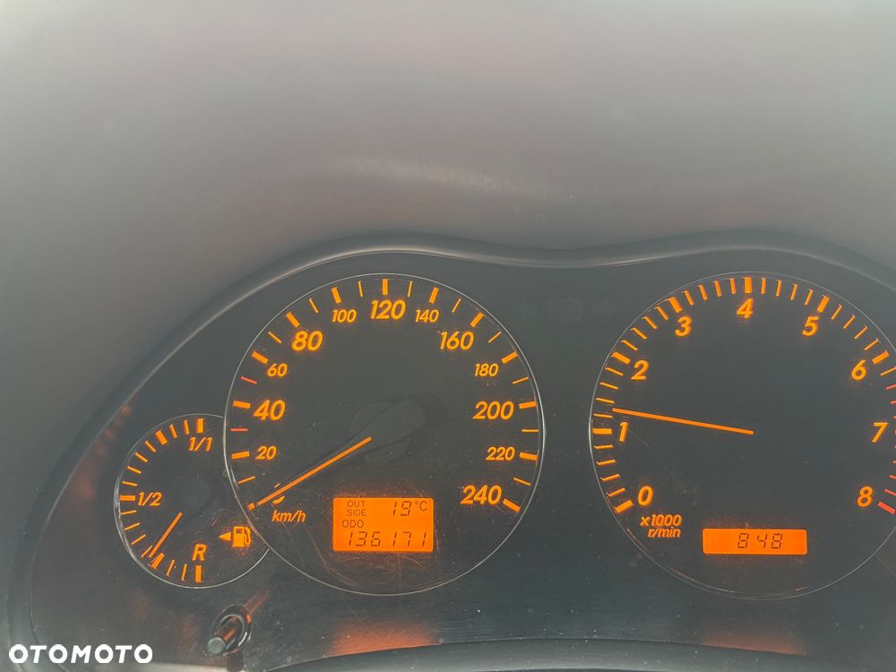 Toyota Avensis 2.0 VVT-i Sol - 12