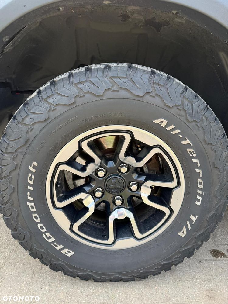 Dodge RAM 5.7 4x4 - 16