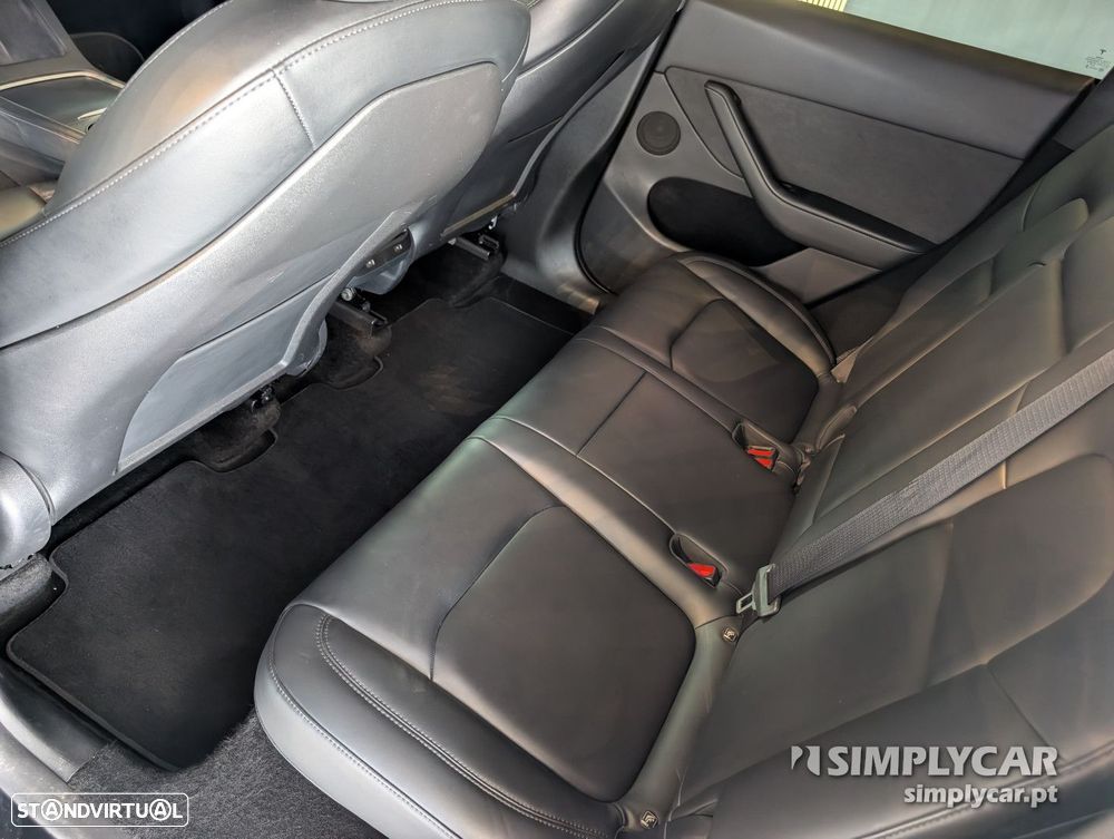 Tesla Model 3 - 7