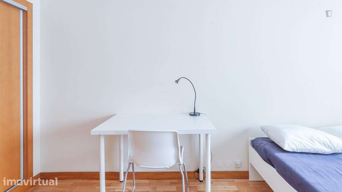 Quarto - localizado em Santo Ildefonso Porto - Grande imagem: 5/42