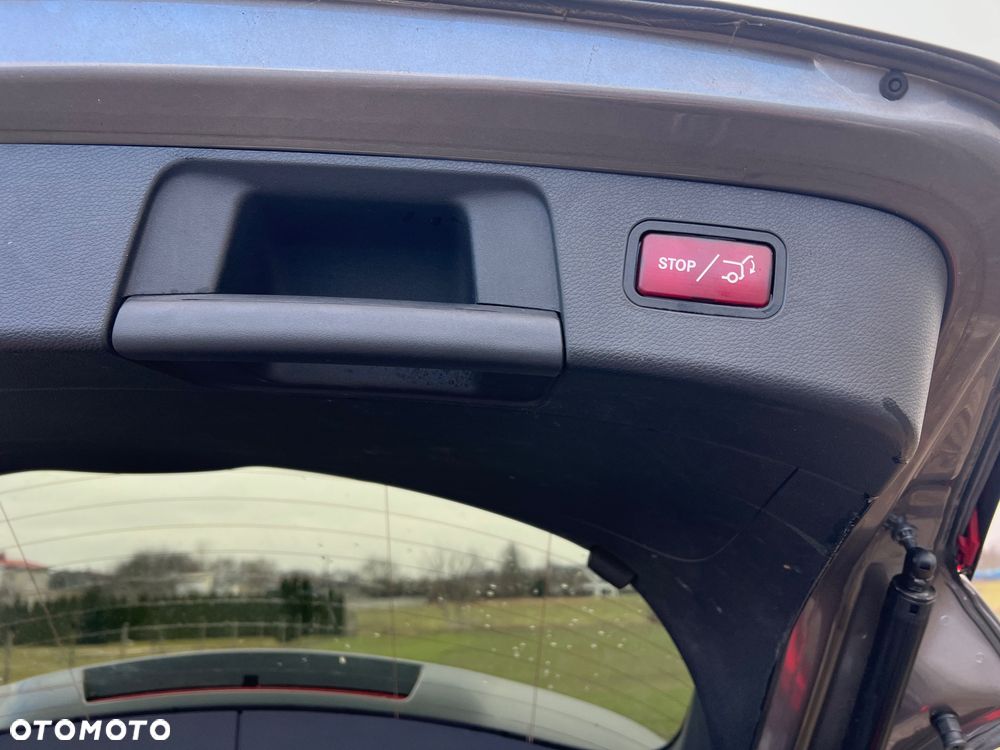 Mercedes-Benz GLA - 4