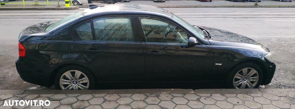 BMW Seria 3 320d DPF Touring Aut. - 6