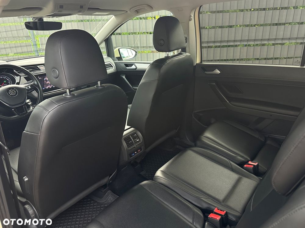 Volkswagen Touran - 15