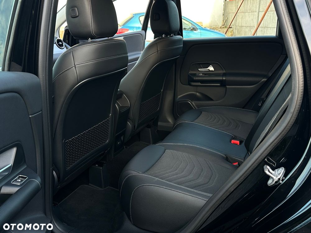Mercedes-Benz Klasa B 180 7G-DCT Edition 2020 - 29