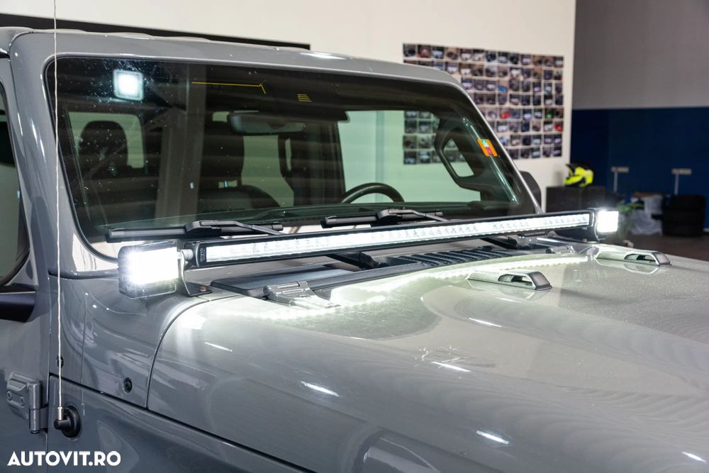 Jeep Gladiator 3.0L V6 Diesel AT8 4x4 264 CP Overland - 13