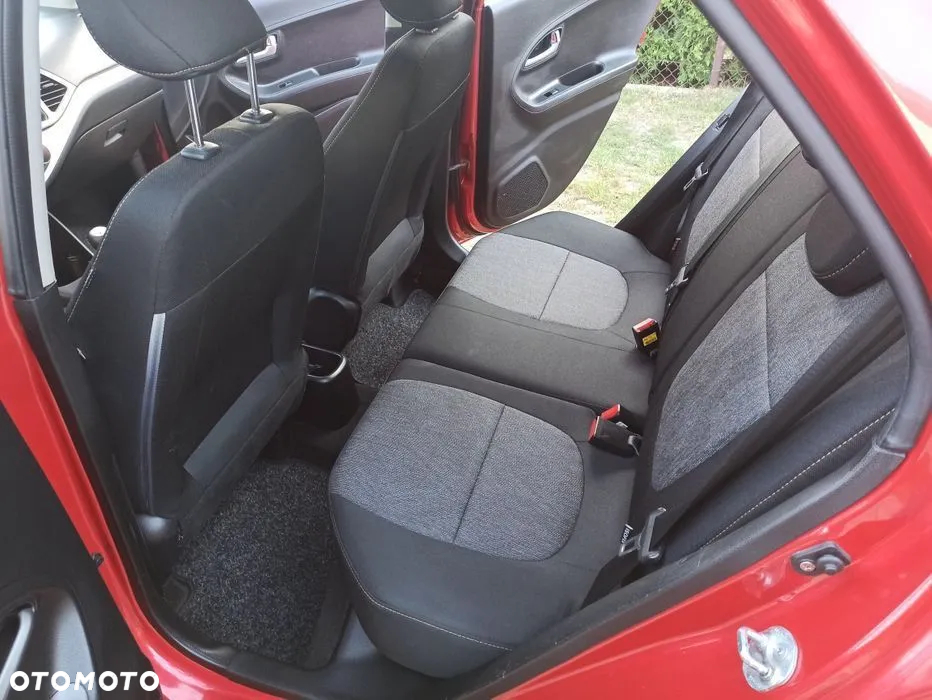 Kia Picanto 1.0 L - 12
