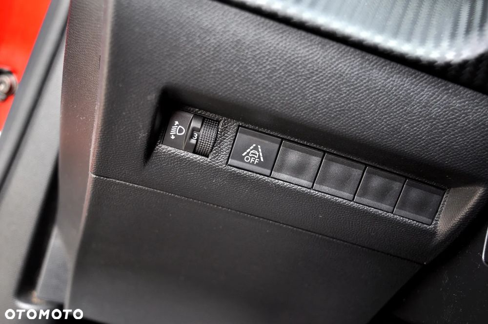 Peugeot 2008 BlueHDi 110 Allure Pack - 25