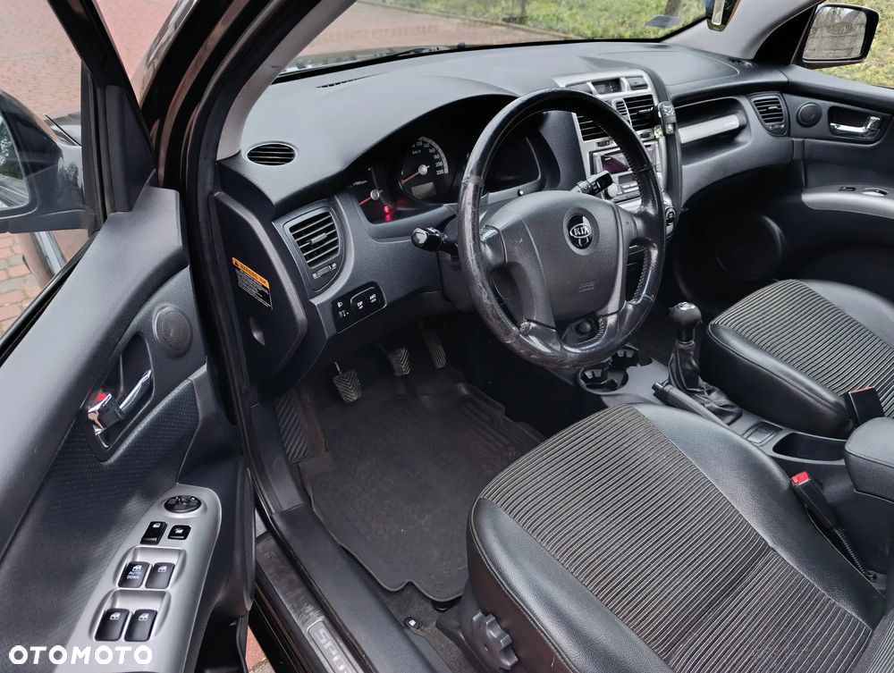 Kia Sportage 2.0 CRDi Tour - 13