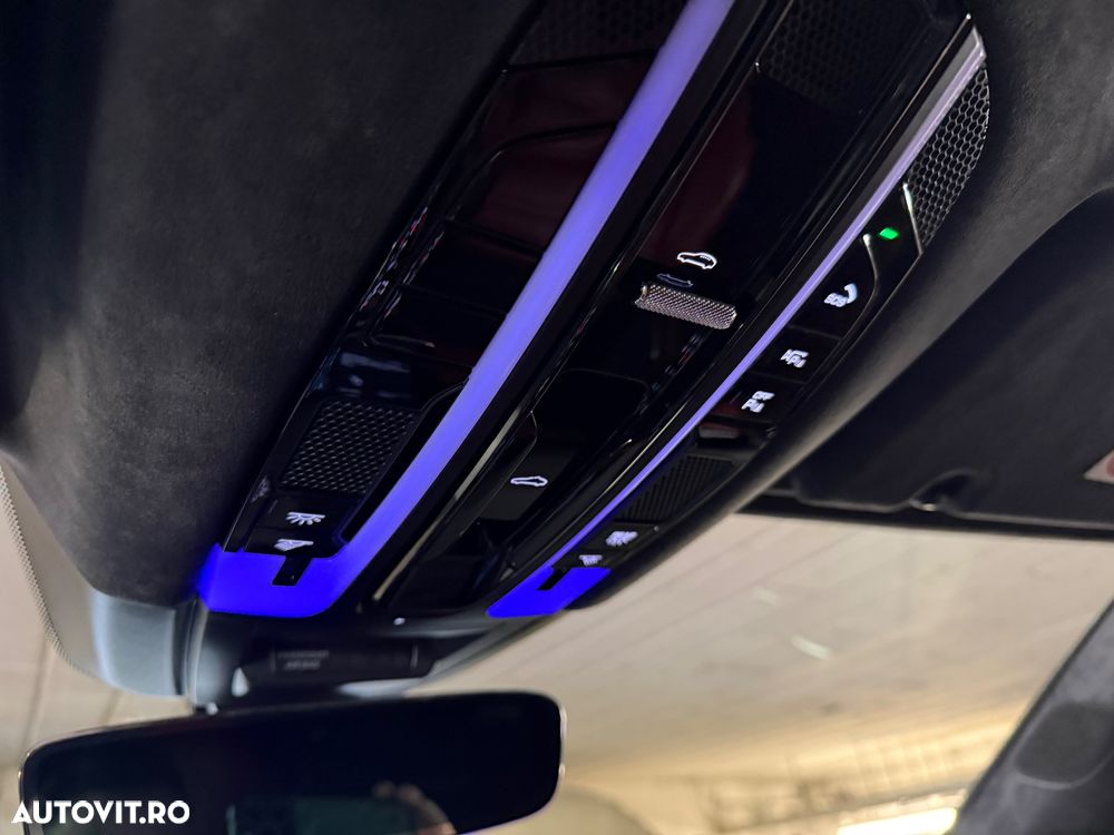 Porsche Cayenne - 32