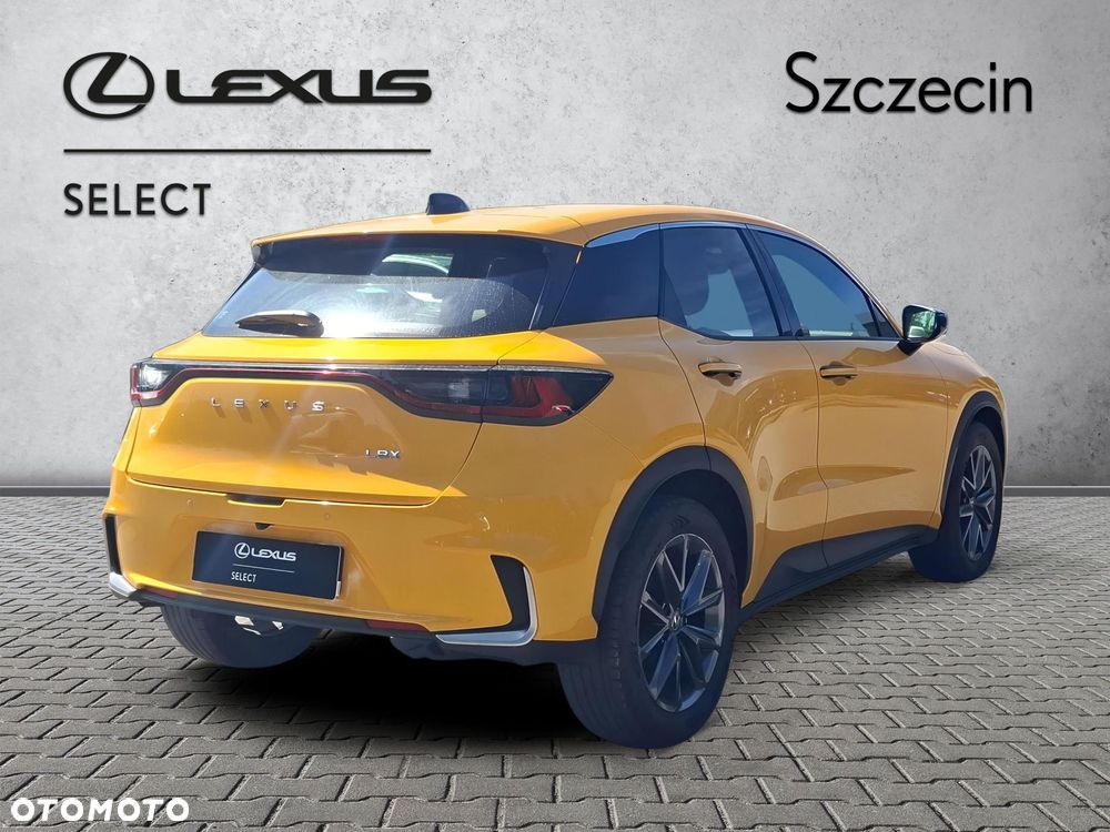 Lexus LBX - 5