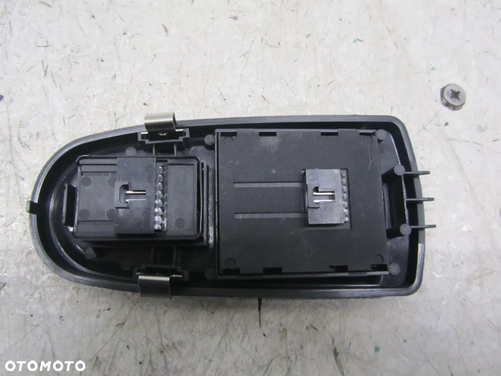 iveco daily 06-12 przełącznik sterowania szyby lewy przód - 2