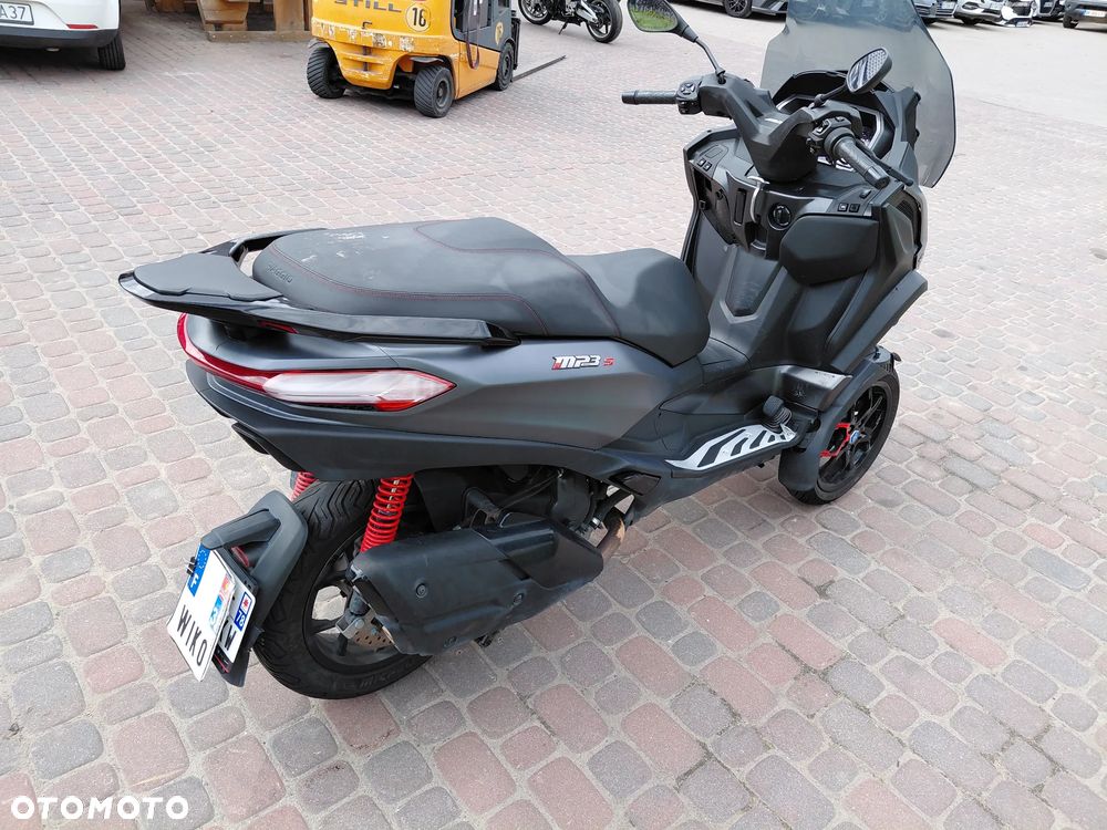 Piaggio MP-3 - 5