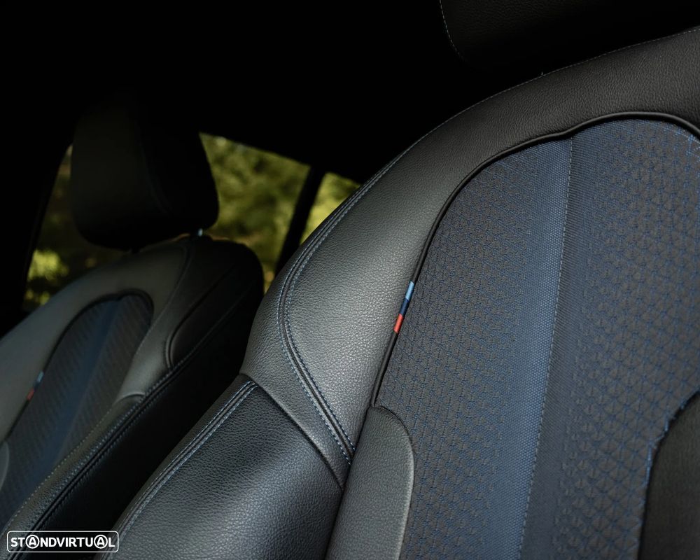BMW 116 d Pack Desportivo M - 9