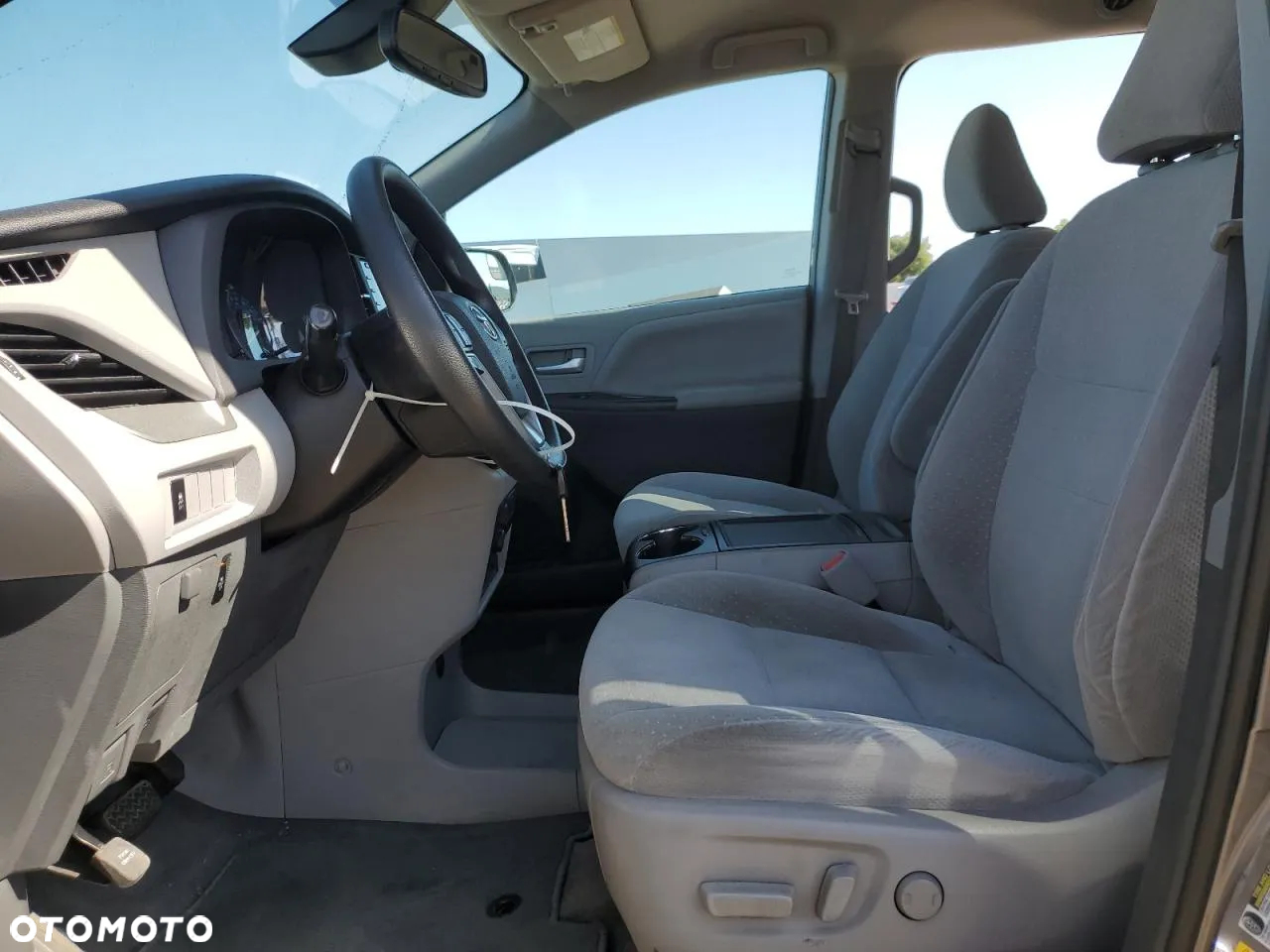 Toyota Sienna 3.5 V6 LE AWD - 8