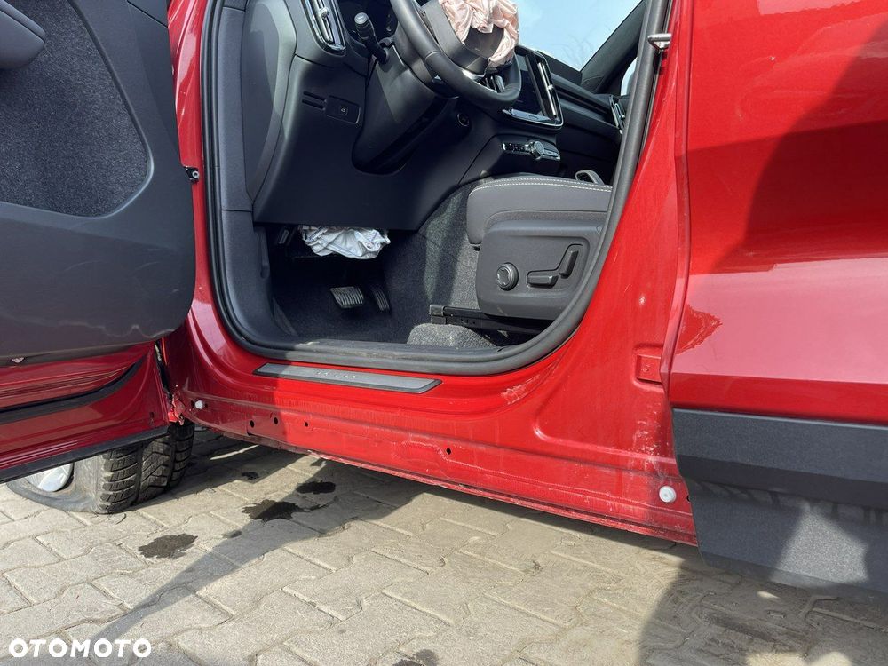 Volvo XC 40 B4 B AWD Geartronic RDesign - 4