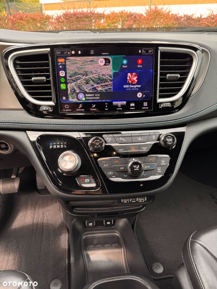 Chrysler Pacifica - 16