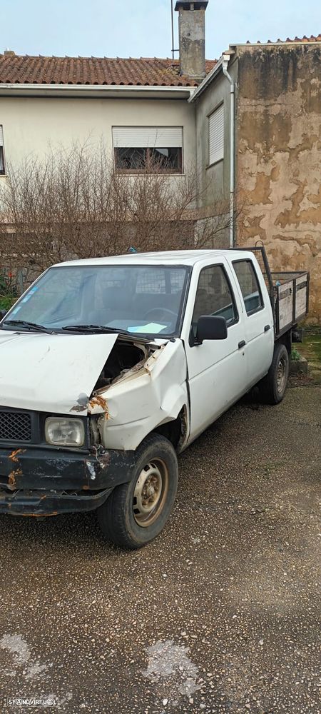 Nissan Pick Up 2.5 D CD - 4