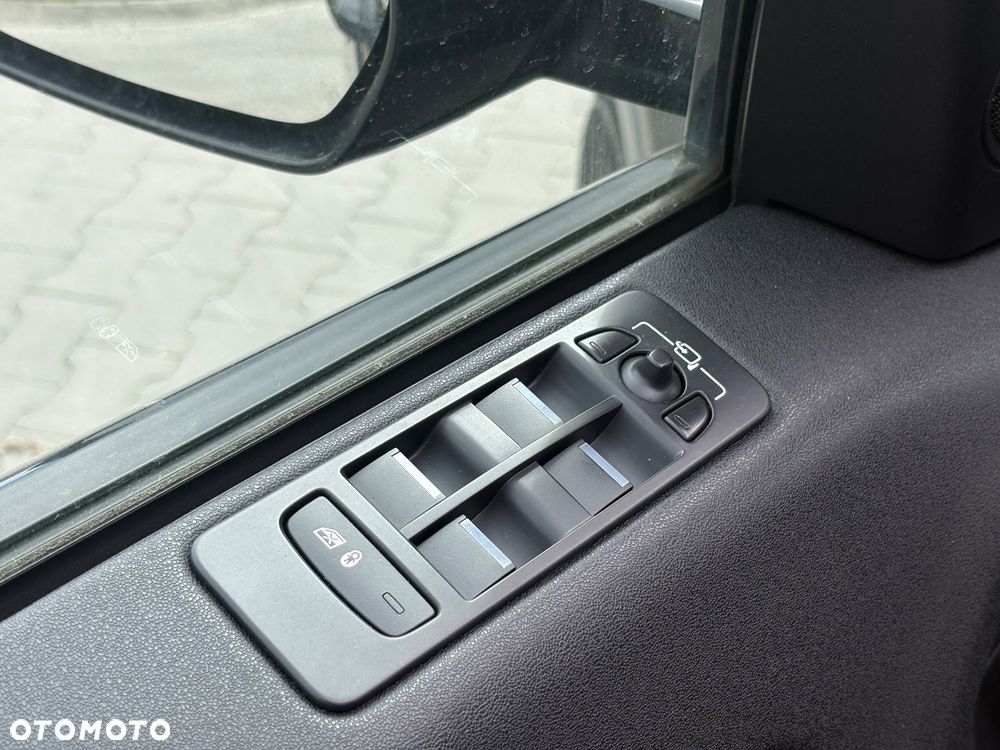 Land Rover Discovery Sport TD4 HSE Luxury - 9