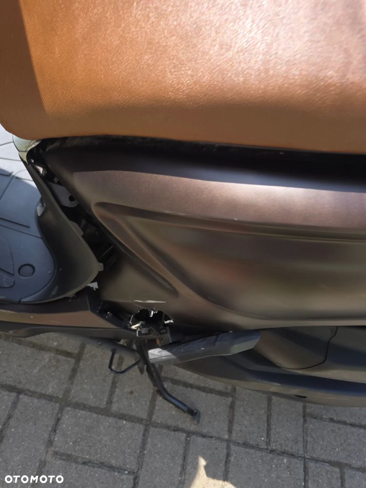 Kymco People - 6