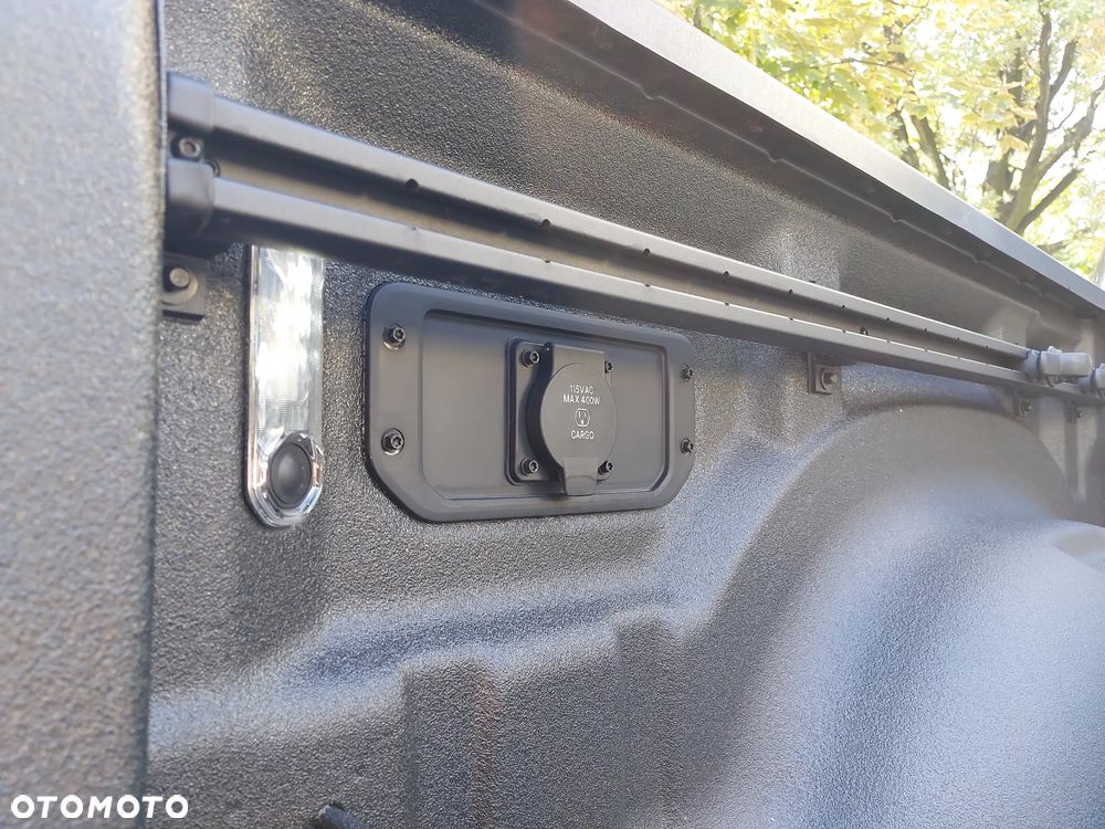 RAM 1500 Laramie Night Premium - 16