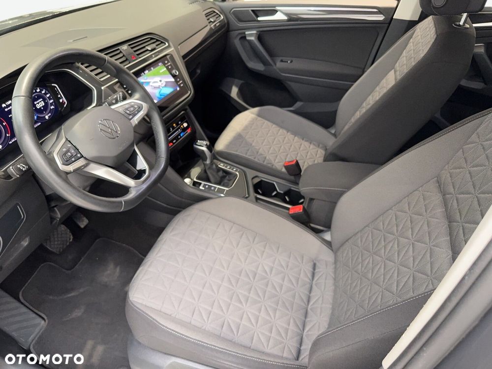 Volkswagen Tiguan - 11