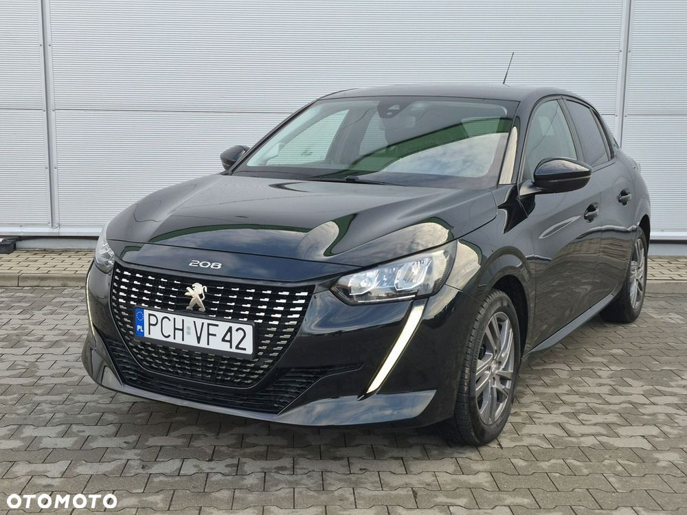 Peugeot 208 - 8