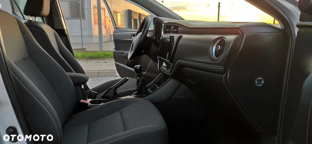 Toyota Corolla 1.6 Comfort - 27