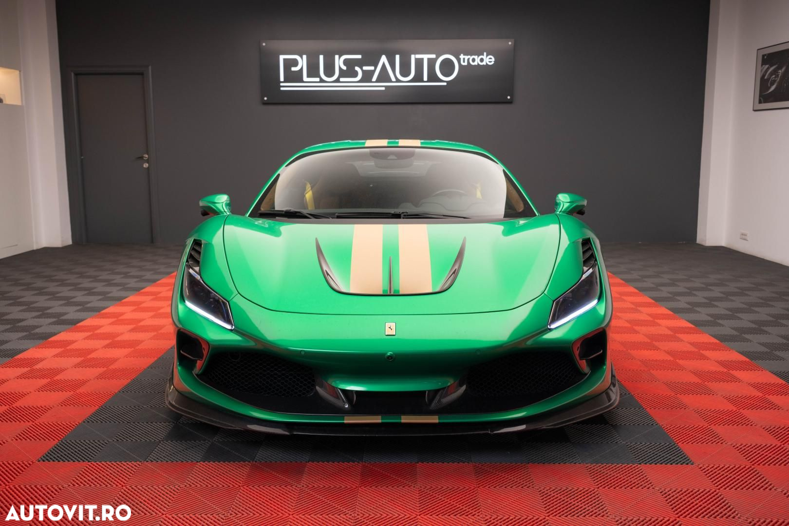 Ferrari F8 - 2